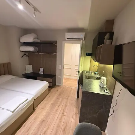 Apartman Sami Five